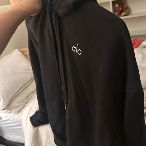 ALO Yoga Women's Classic Black Sweatshirt - Picture 6 of 11